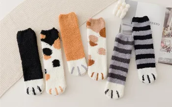 Cartoon coral velvet ponožky mačka packa ponožky thickning dospelých ponožky pre domáce nosenie priemerná veľkosť cartoon dlhé ponožky 5 párov/veľa