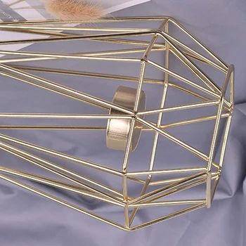 BMBY-Hexagon Tvarované svietnik Geometrický Dizajn Čaj Svetlo Ďakovné Candelabra Železa Duté Sviečkový Vintage