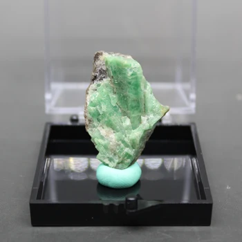 Prírodný zelený smaragd minerálne gem-stupeň crystal vzoriek kamene a kryštály kremeňa kryštály veľkosť boxu 5.2 cm