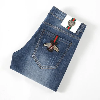 Veľkoobchod 2021 Módne bežné Mužov svetlo modrá včielka výšivky pánske džínsové nohavice úsek štíhle nohy ceruzka džínsy