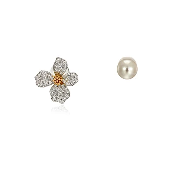Francúzsky vynikajúci temperament asymetrický petal pearl náušnice pre okrúhle tváre Náušnice