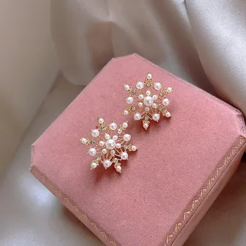 Sladké Girl Fashion Ušné Štuple Sen Lesklé Crystal Snowflake Pearl Elegantné, Romantické Prímestských Ušné Štuple Ženy Veľkoobchod