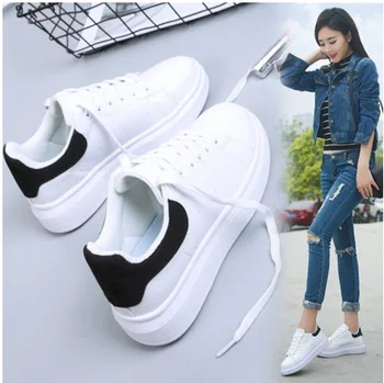 Malé biele topánky žena jar študent 2020 nové kórejská verzia joker ploché šport voľný čas beží topánky platformu žena