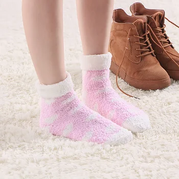 Ženy Móda Jeseň Zima Coral Velvet Ponožky Hrubé Teplé Froté v tvare Srdca Roztomilé Ponožky Cuffed Pol Velvet Pohodlné Ponožky