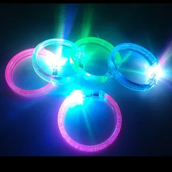 LED Blikajúce Náramok rozsvieti Akryl Náramok Strany Bar Chiristmas svetelný náramok svetelný hračky pre deti,