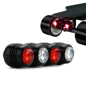 4Pcs LED Svetlá Skateboard Svetlá Noc Výstražné Bezpečnostné Svetlá na 4 Kolesá Skateboard Longboard Cyklistické Príslušenstvo